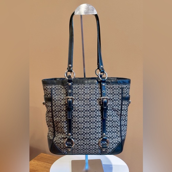 Coach Signature Gallery Jacquard Tote with matching wallet-EUC - Picture 4 of 10